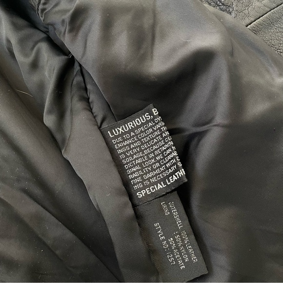 Vintage Bermans Men's Black Leather Motorcycle Jacket - Picture 8 of 10